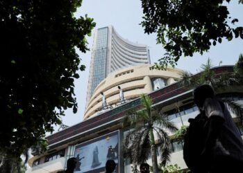 Sensex, Nifty Extend Losing Streak to Fourth Day Amid Global Cues, Trade Uncertainty