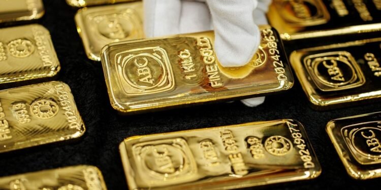 Gold Prices Hit Record High in UAE; Still Cheaper Than Kerala by Nearly ₹4,700