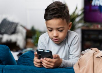 What the UAE’s New Child Digital Safety Law Means for Parents and Families