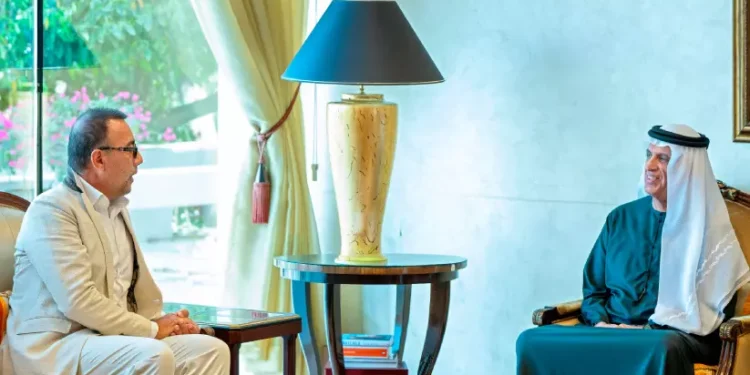 Art Promotes Peace and Unity: Sheikh Saud Meets Lorenzo Quinn