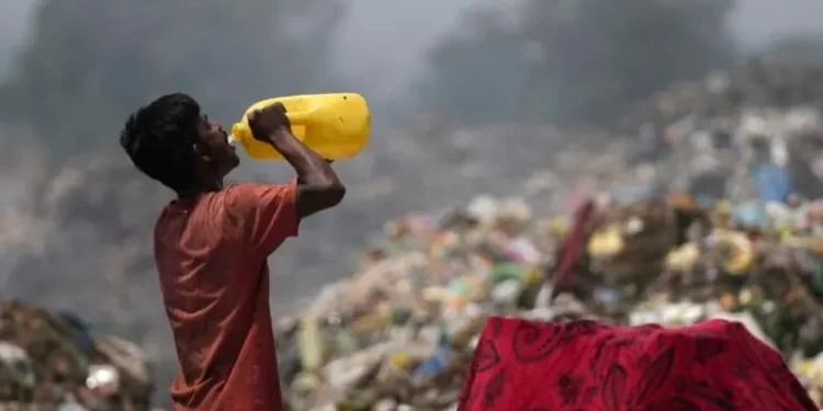 Kerala Sizzles Under Intense Heat; Heavy Temperature Warning in 11 Districts